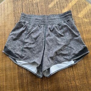 Lululemon - Hotty Hot 4” Shorts (HR)